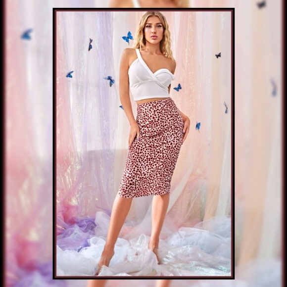 SHEIN Heart Print Pencil Skirt – Slit Hem, High Waist – Pink & Red – NWT – XS - Picture 2 of 6